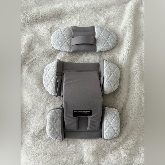 New - Nuna Rava Infant Car Seat Insert - Picture 4 of 4